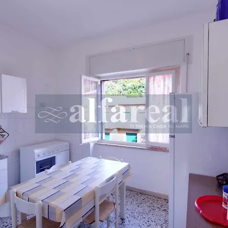 Laura E, Due Camere, Aria Condizionata, E A 200 M Dal Mare! By Alfareal شقة *