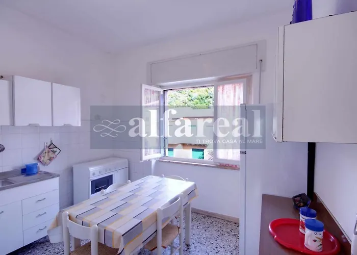 Laura E, Due Camere, Aria Condizionata, E A 200 M Dal Mare! By Alfareal Apartament *