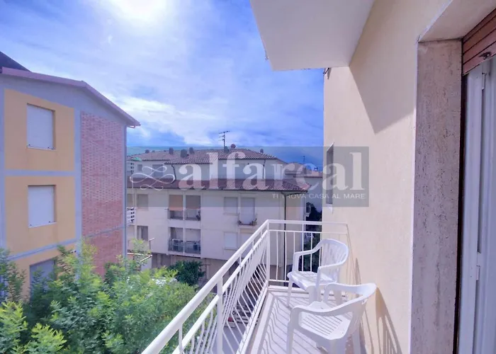 Laura E, Due Camere, Aria Condizionata, E A 200 M Dal Mare! By Alfareal Apartament