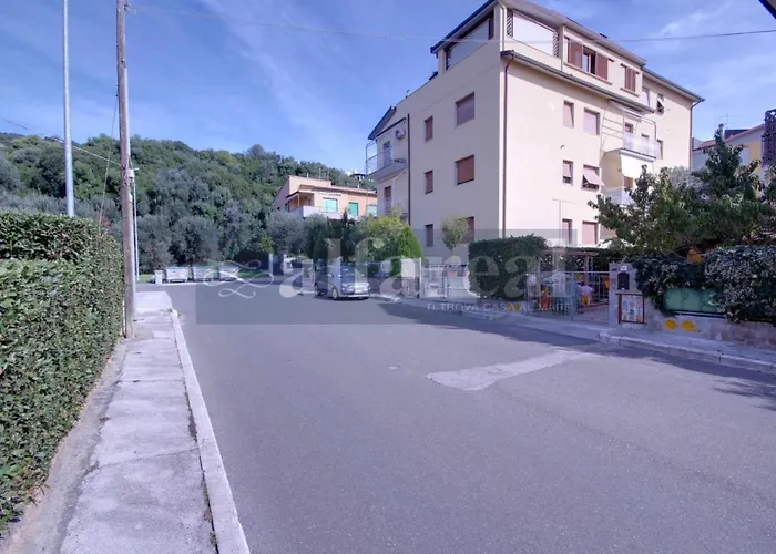 Laura E, Due Camere, Aria Condizionata, E A 200 M Dal Mare! By Alfareal *