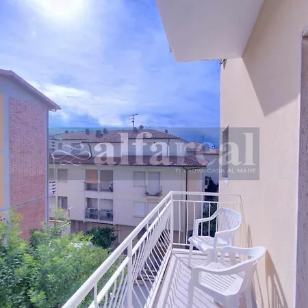 Laura E, Due Camere, Aria Condizionata, E A 200 M Dal Mare! By Alfareal Apartamento